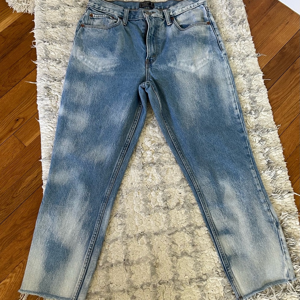 Distressed Light Acid Wash Jeans